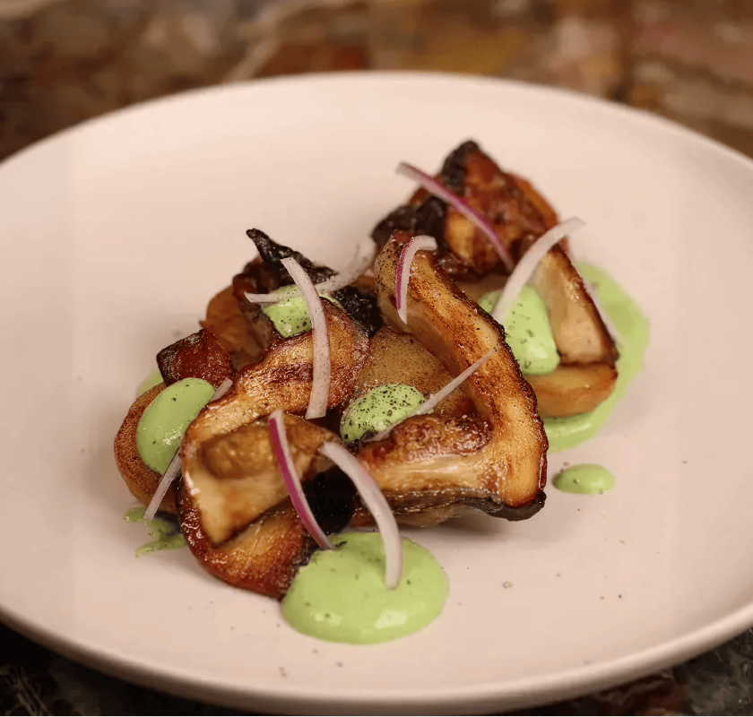 Жареный картофель с белыми грибами